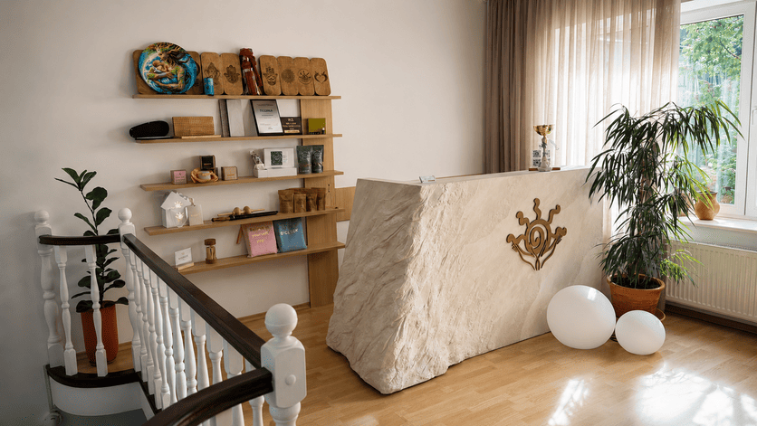 вул. Кирила і Мефодія, 20